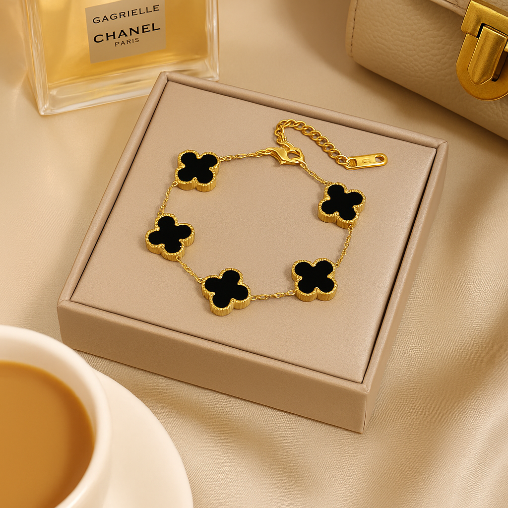 Noir Elegance Clover Chain