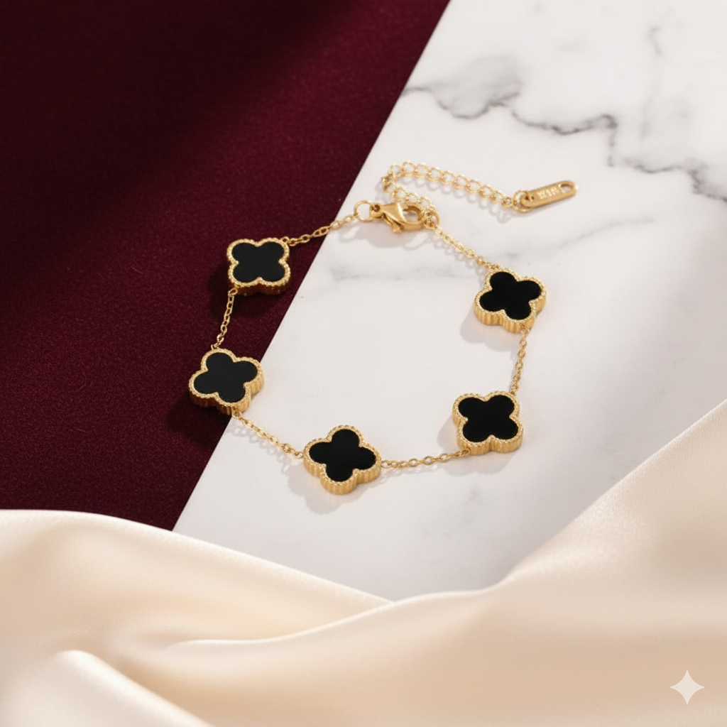 Noir Elegance Clover Chain